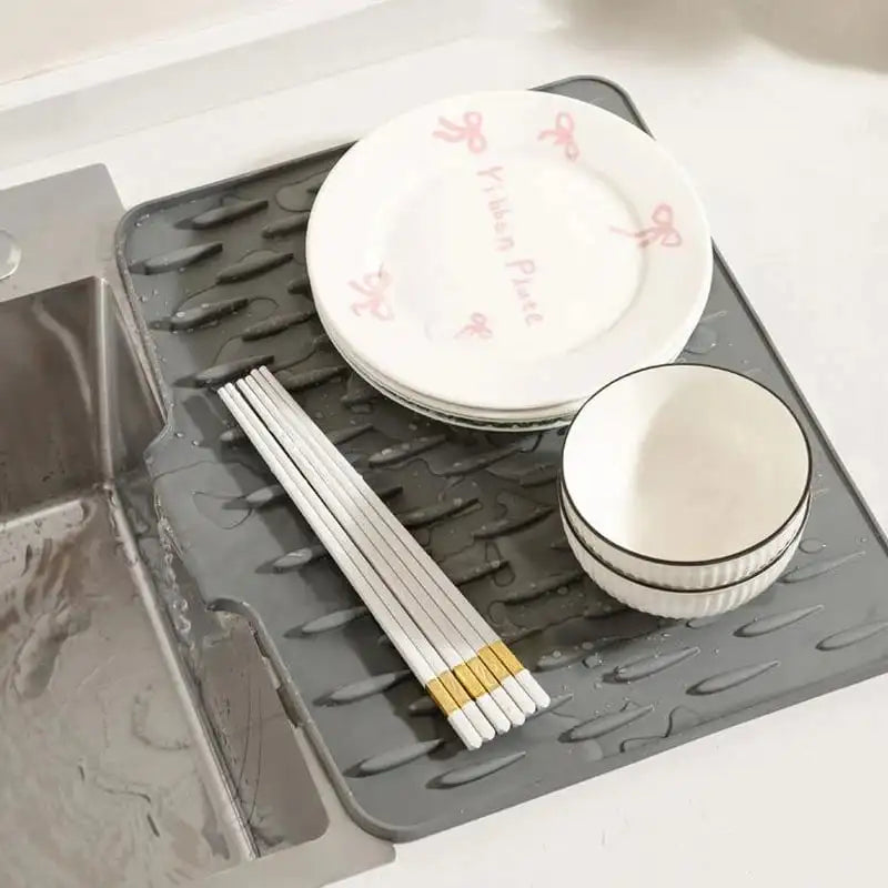 DryDefend™ – Angled Silicone Drying Mat (50% Off)